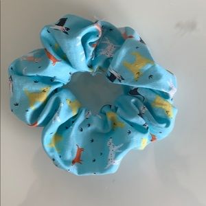 FREE SCRUNCHIE WITH ANY BUNDLE!